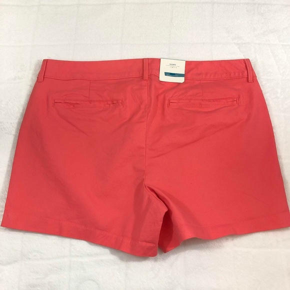 NWT Old Navy 'Pixie' Coral/Salmon Twill 3.5" Short - Picture 2 of 3